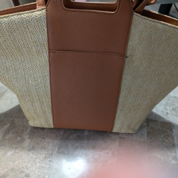 VERA Straw Handbag-Extra Large-Brand New With Tag - Picture 5 of 5